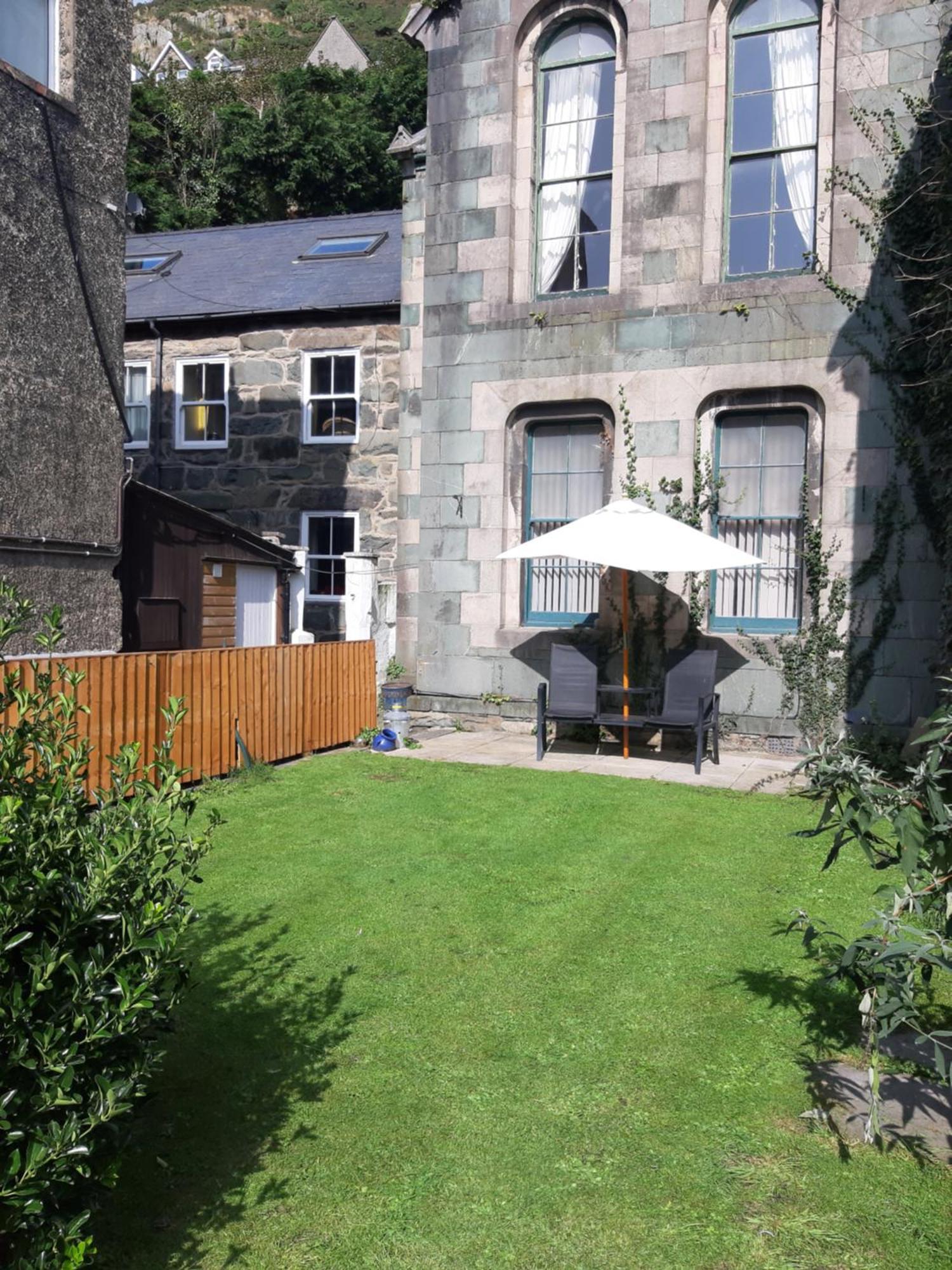 Ground Floor Barmouth Centre Apartment With Garden Exterior foto
